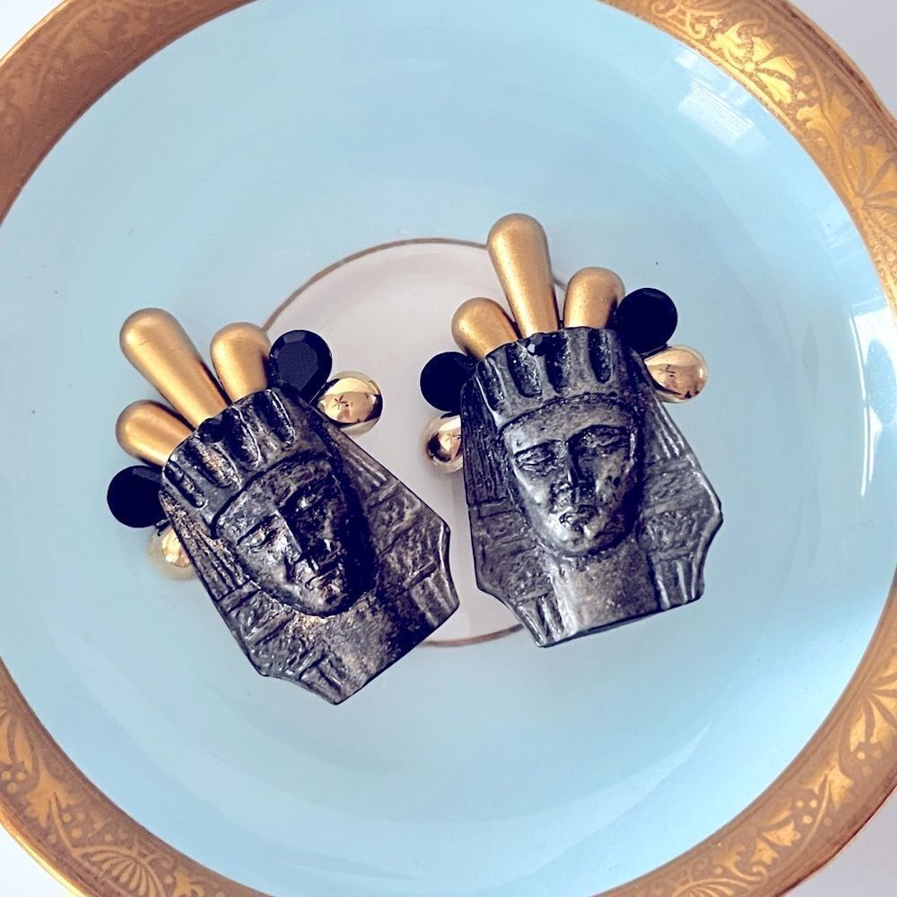 Vintage 80’s King Tut Egyptian Pharaoh Clip Earrings